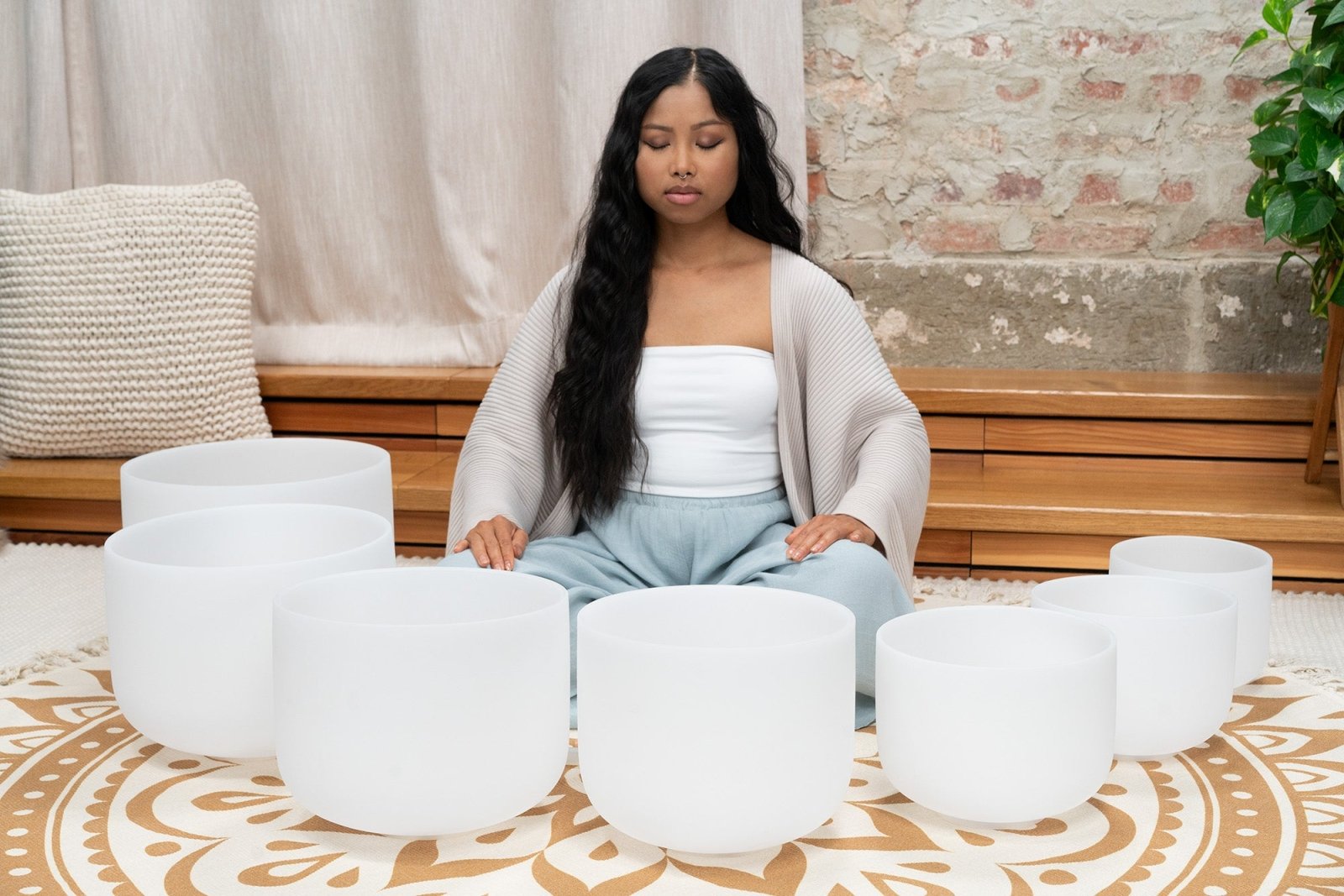 432Hz Crystal Singing Bowl Chakra Set – 7 Pure White Quartz Bowls (8"–14")