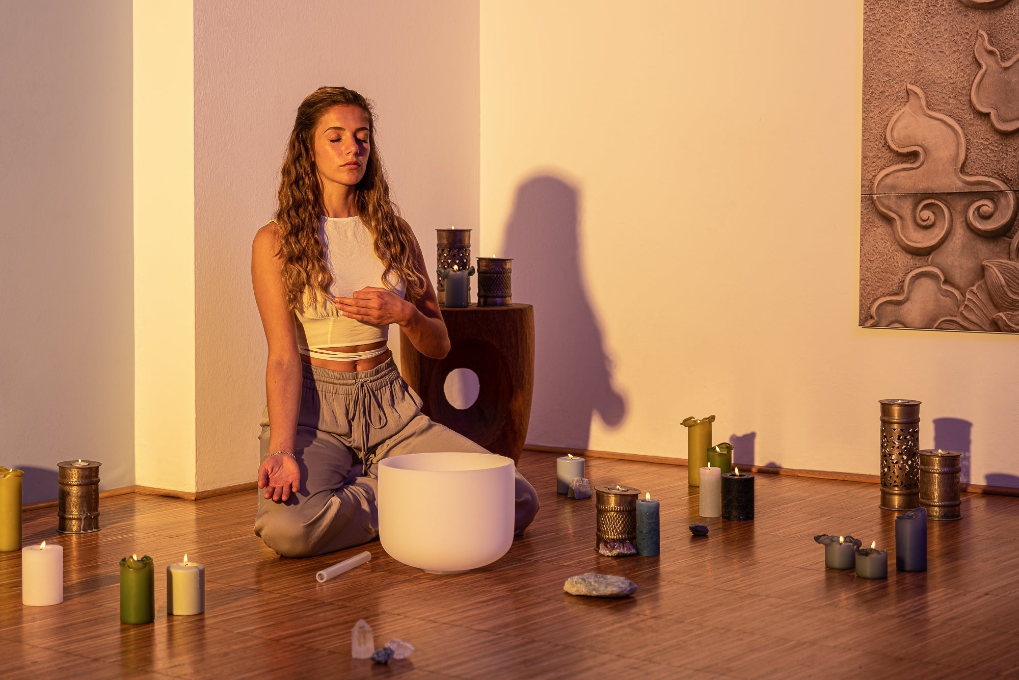 432Hz Crystal Singing Bowl Chakra Set – 7 Pure White Quartz Bowls (8"–14")
